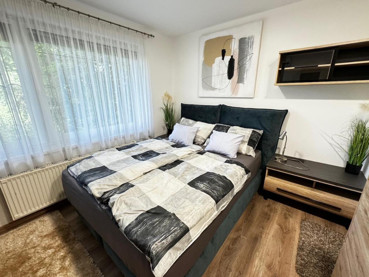 Sze Business Apartment