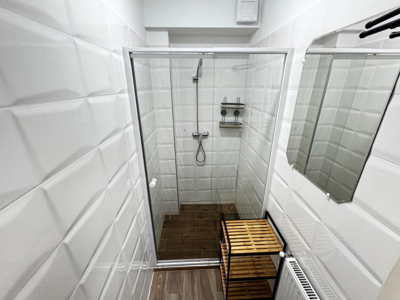 Apartment Sze Business