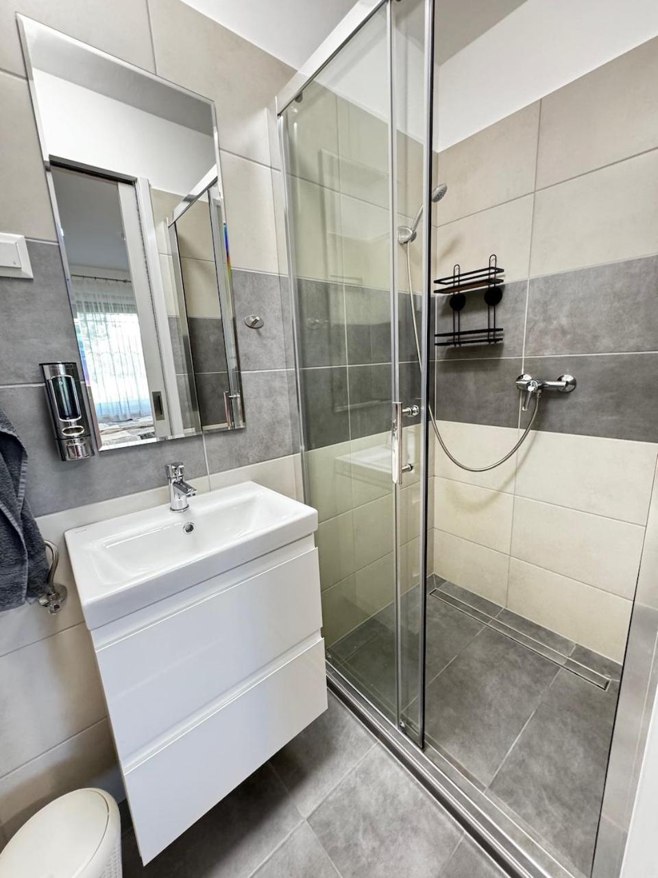 Sze Business Apartment *