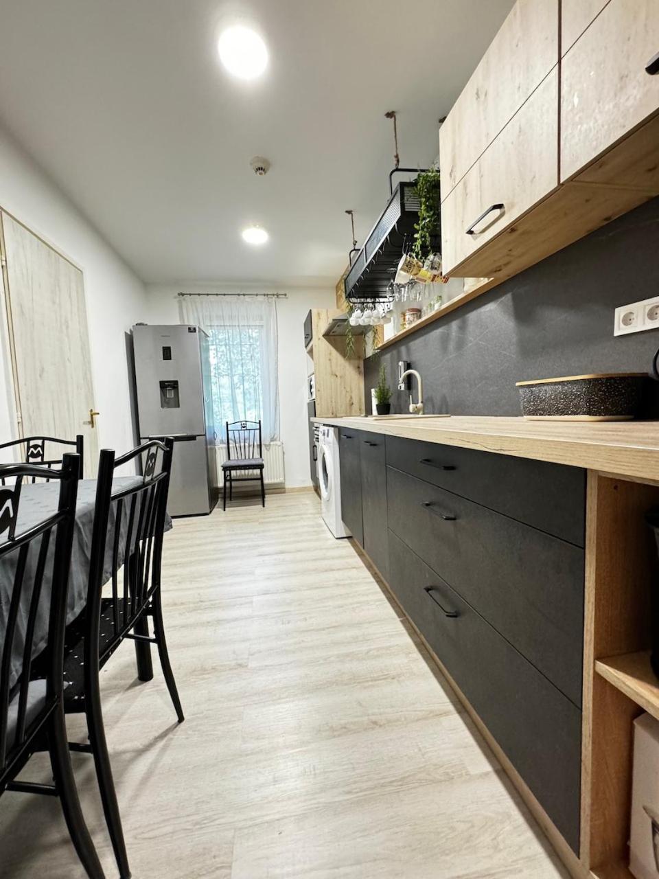 Apartment Sze Business