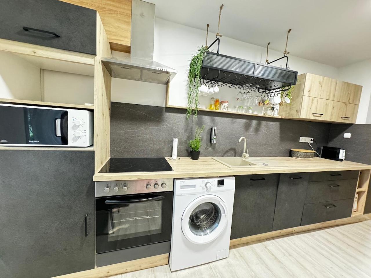 Apartment Sze Business