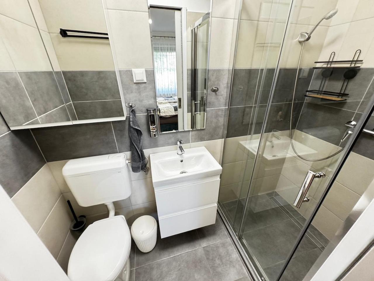Sze Business Apartment